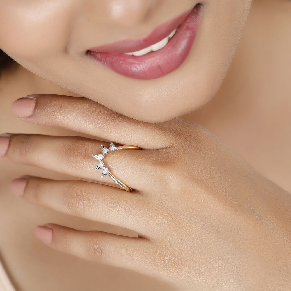 Buy Joyalukkas Gold 22K Floral Vanki Ring for Women Online At Best Price @  Tata CLiQ